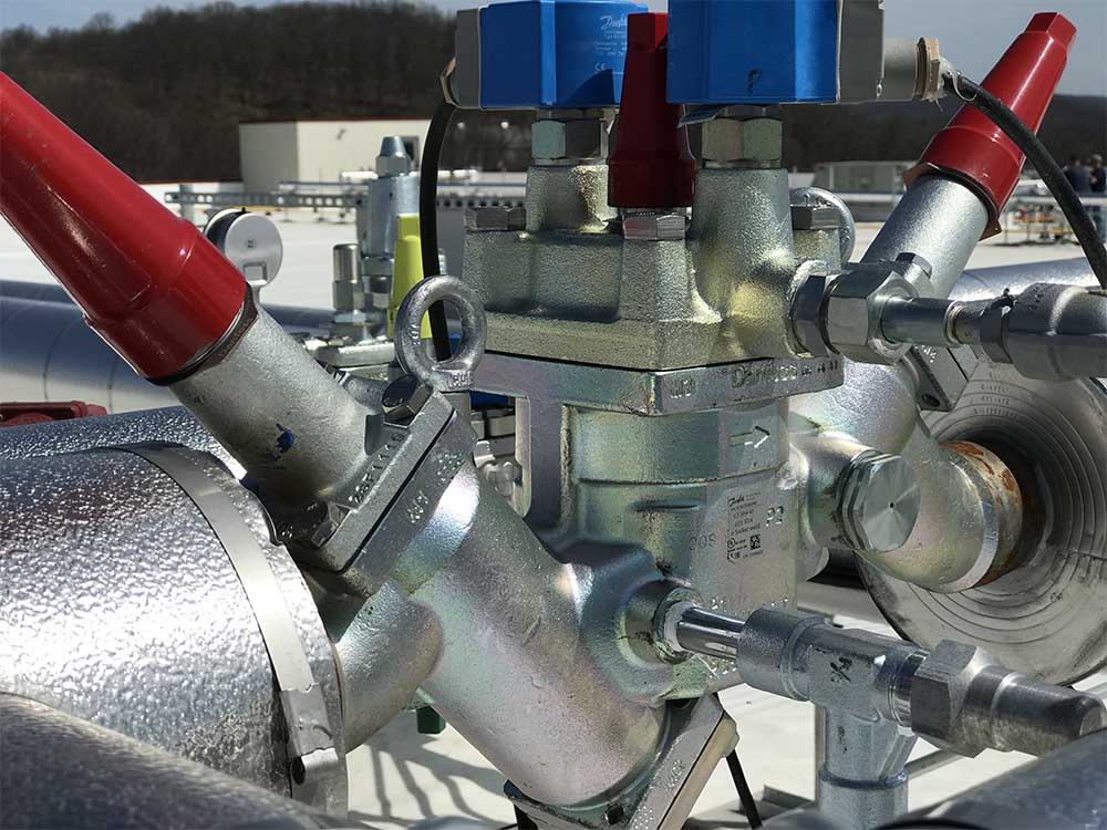 Refrigeration fixture on roof